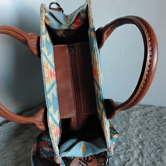 Wrangler Southwestern Pattern Bag With Adjustable Strap And Handles SUPER CLEAN - Picture 6 of 9